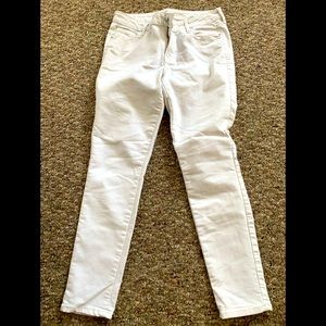 Old Navy Rockstar - Women’s Size 10 White Jeans